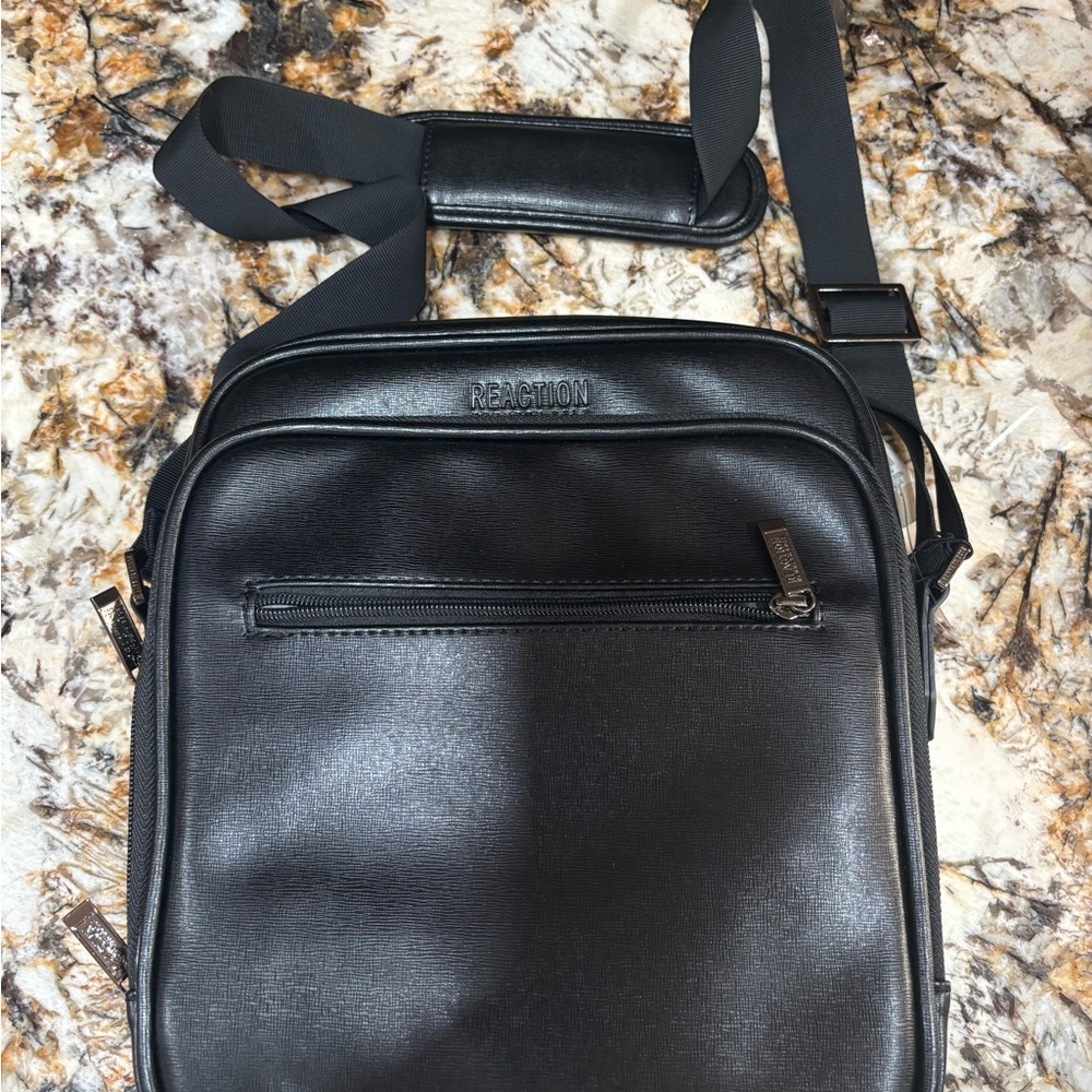 Kenneth Cole Reaction Black Men's Bag NWT